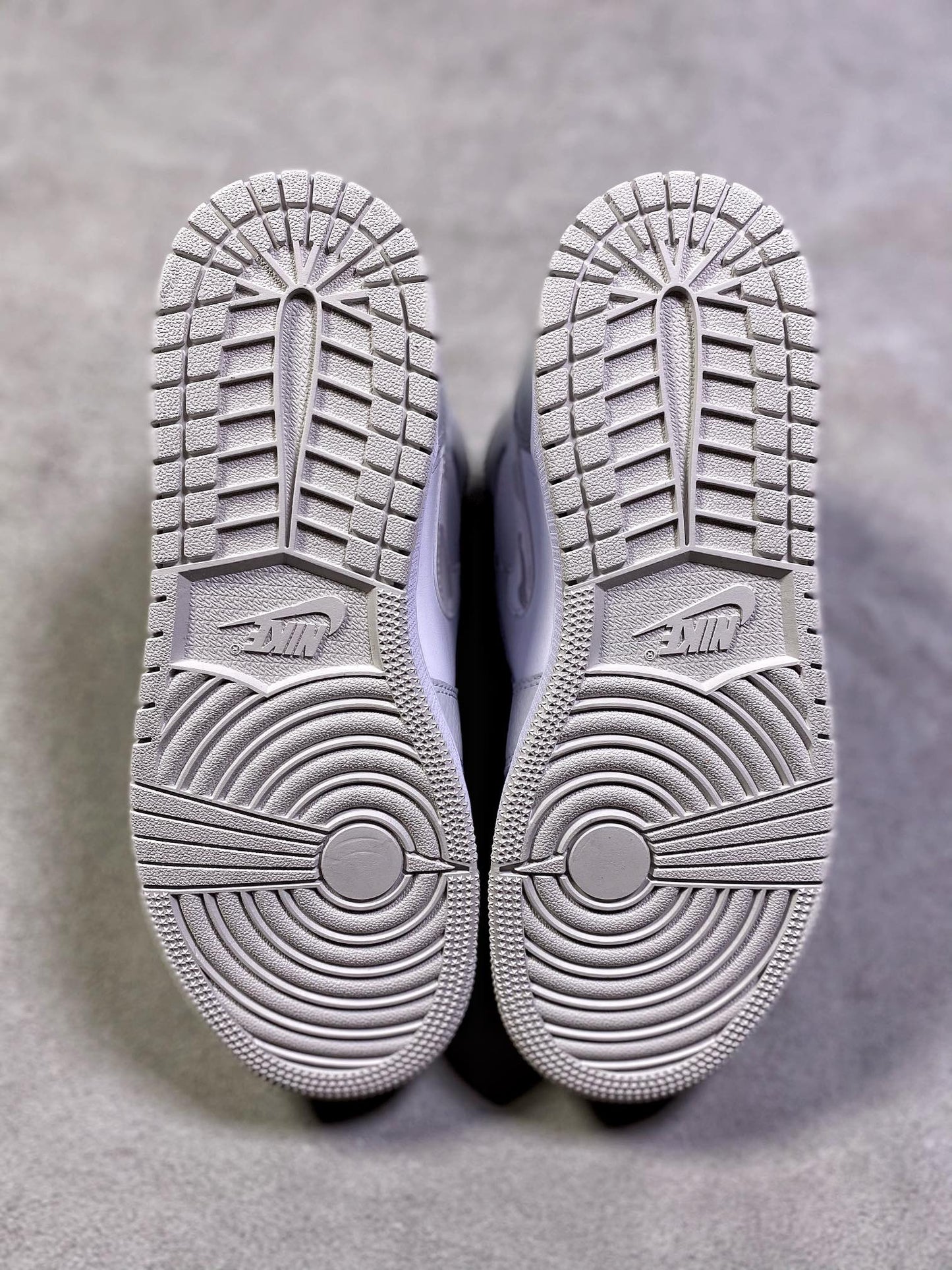 Air Jordan 1 Mid Grey Camo