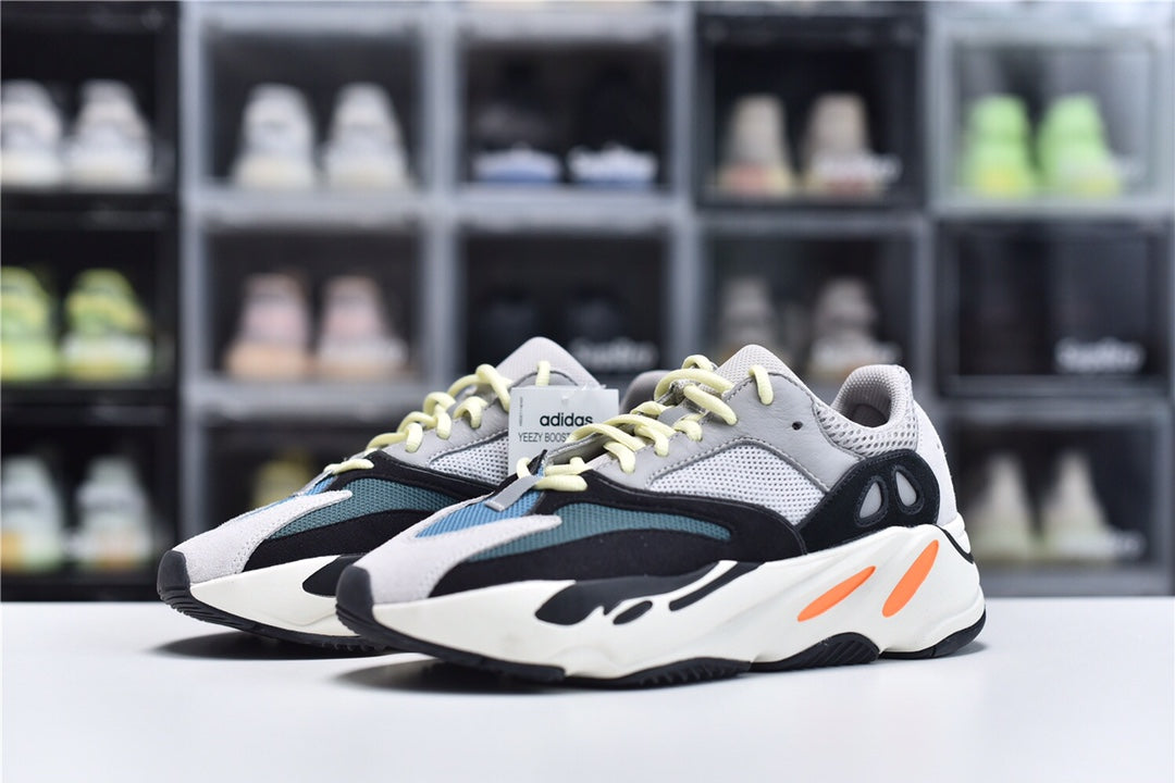 YEEZY BOOST 700