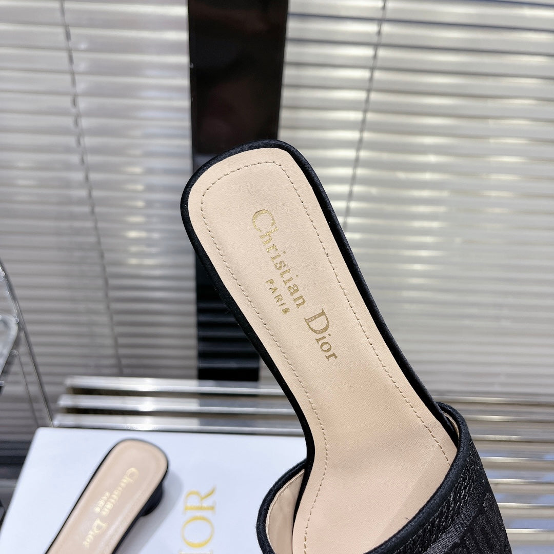 Christian Dior total black