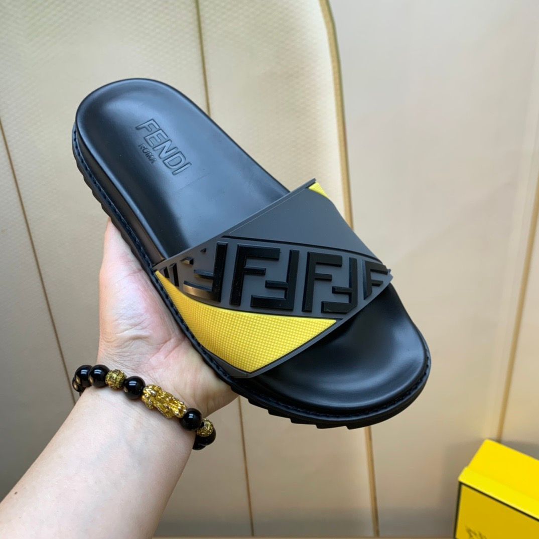 Slippers Fend
